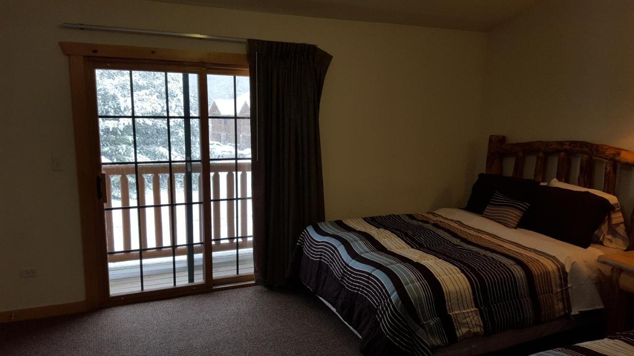 2Br Rustic Villa Utica Экстерьер фото