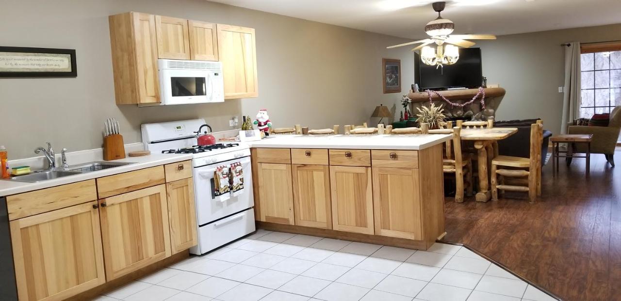 2Br Rustic Villa Utica Экстерьер фото